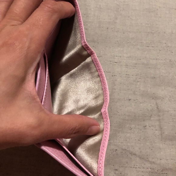 TODAY ONLY:AUTHENTIC TODS PINK TRIFOLD WALLET MADE IN INTALY - Has dirt & rubs - Picture 6 of 14